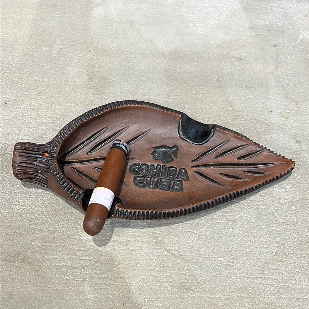 Cohiba Cuba Leaf-Shaped Ashtray with Cigar Decoration - Never Used